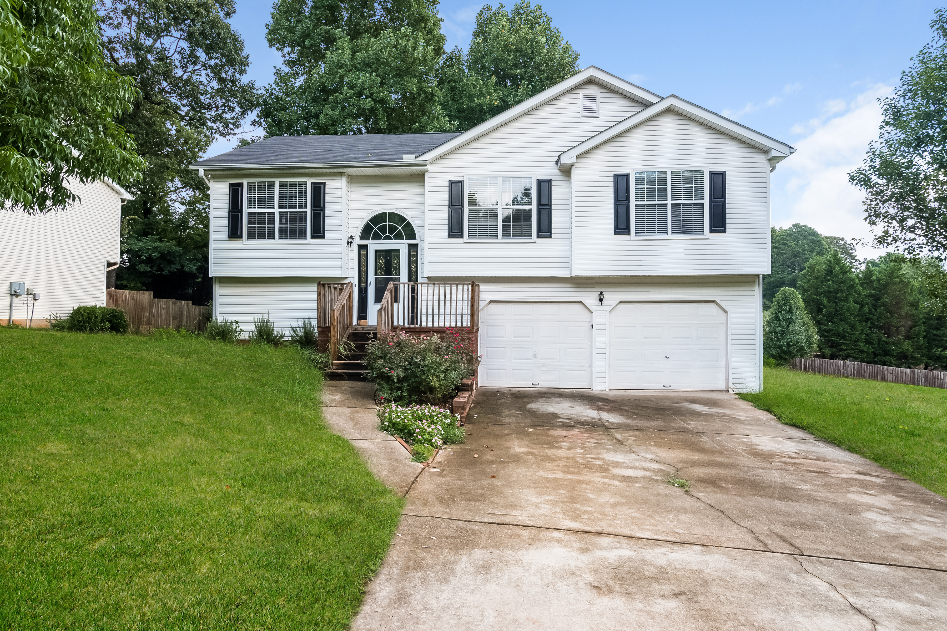 5075 Memory Ln Flowery Branch, GA 30542